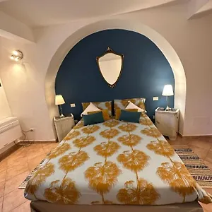 https://casa-quercianella.it-tuscanyhotel.com