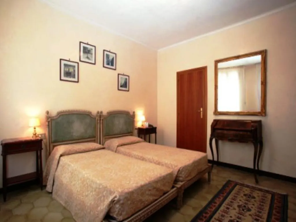 Hotel Minerva & Nettuno Venice 0*,  Italy